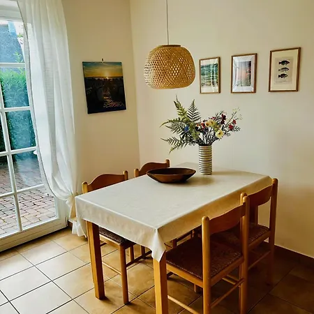 Chausseestrasse App 01 * 보른