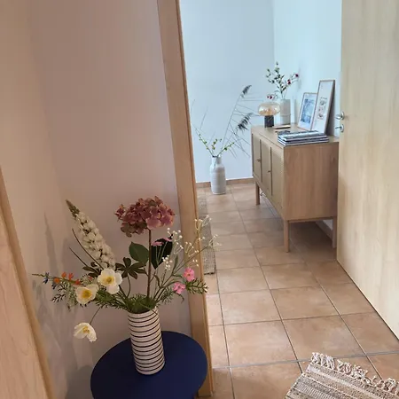 Chausseestrasse App 01 *