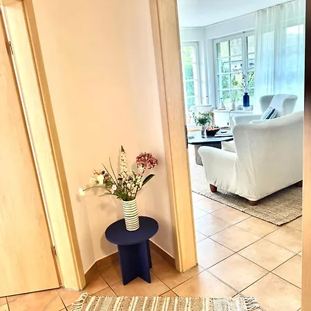 Chausseestrasse App 01 *
