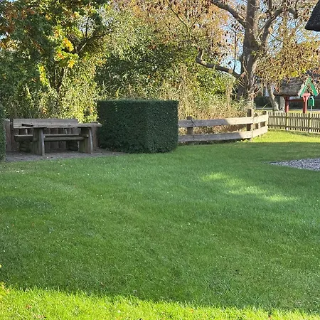 Chausseestrasse App 01 *